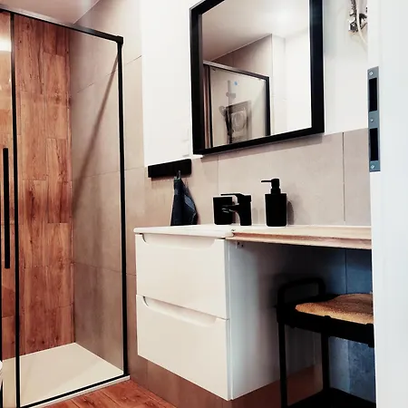 Przystanek Przegalina アパート *